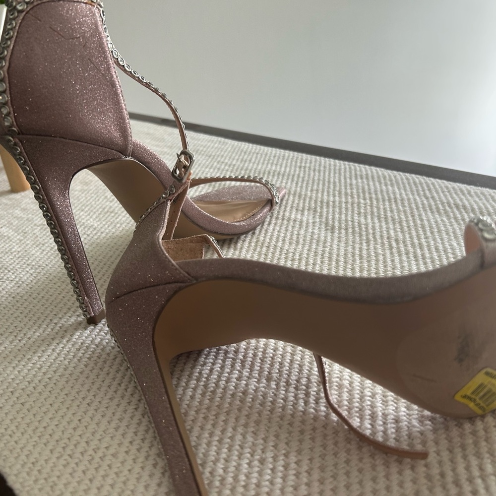 Shoes - Picture 2 of 8